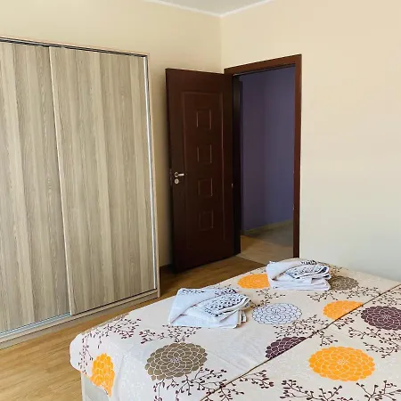 за гости Dolce Apartment Gyurgevo